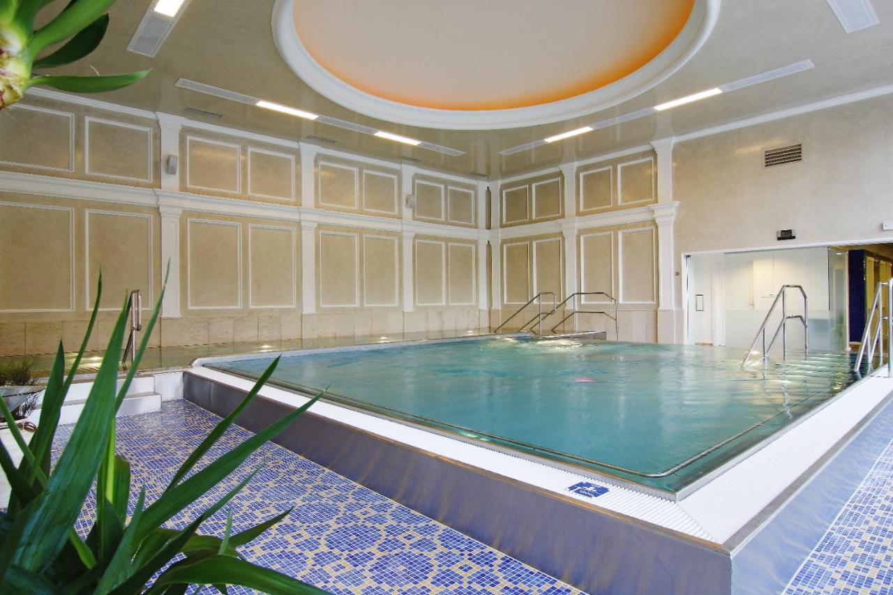 Kupele Brusno - Kupelny Hotel Polana ภายนอก รูปภาพ